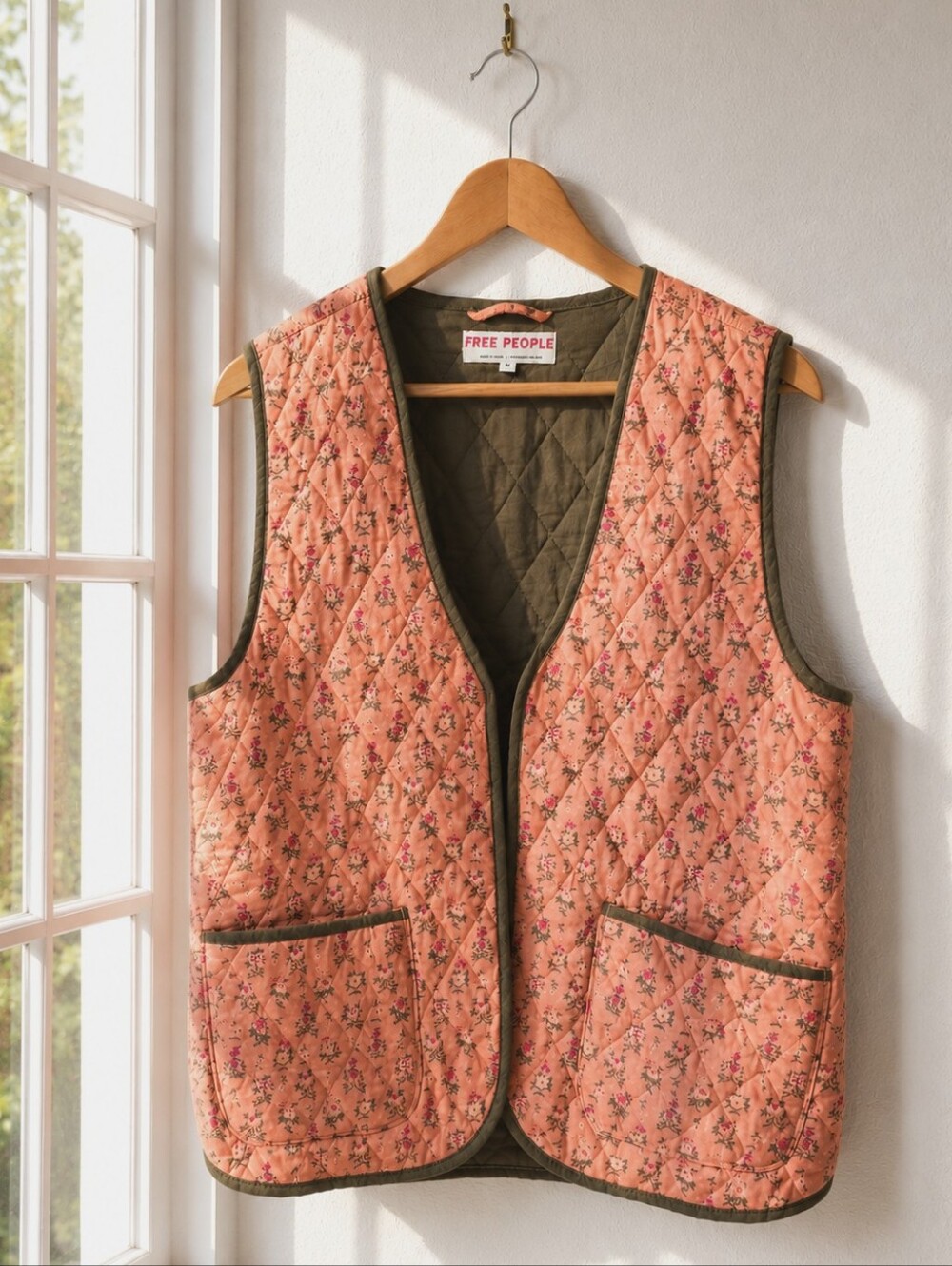 Free People Quilted Floral Vest Coral Pink Green Cotton Size M Boho Cottagecore - Picture 1 of 11